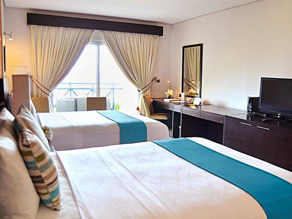 Thunderbird Resorts - Poro Point San Fernando City  Экстерьер фото