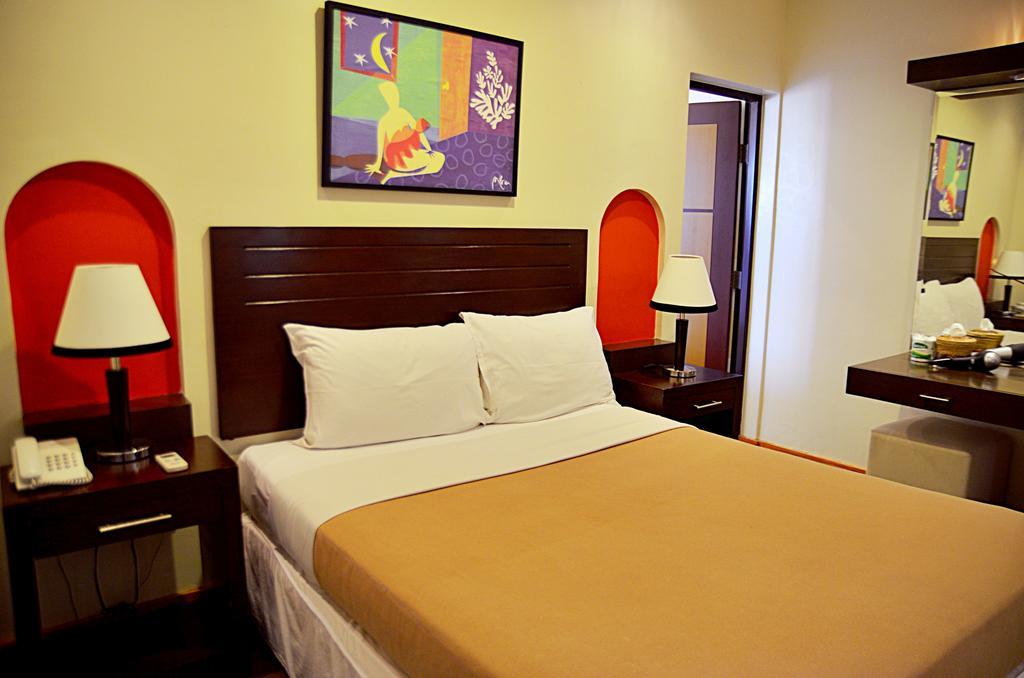 Thunderbird Resorts - Poro Point San Fernando City  Экстерьер фото