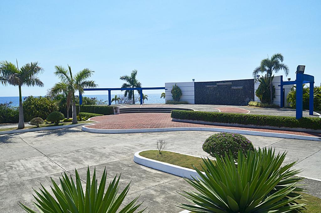 Thunderbird Resorts - Poro Point San Fernando City  Экстерьер фото