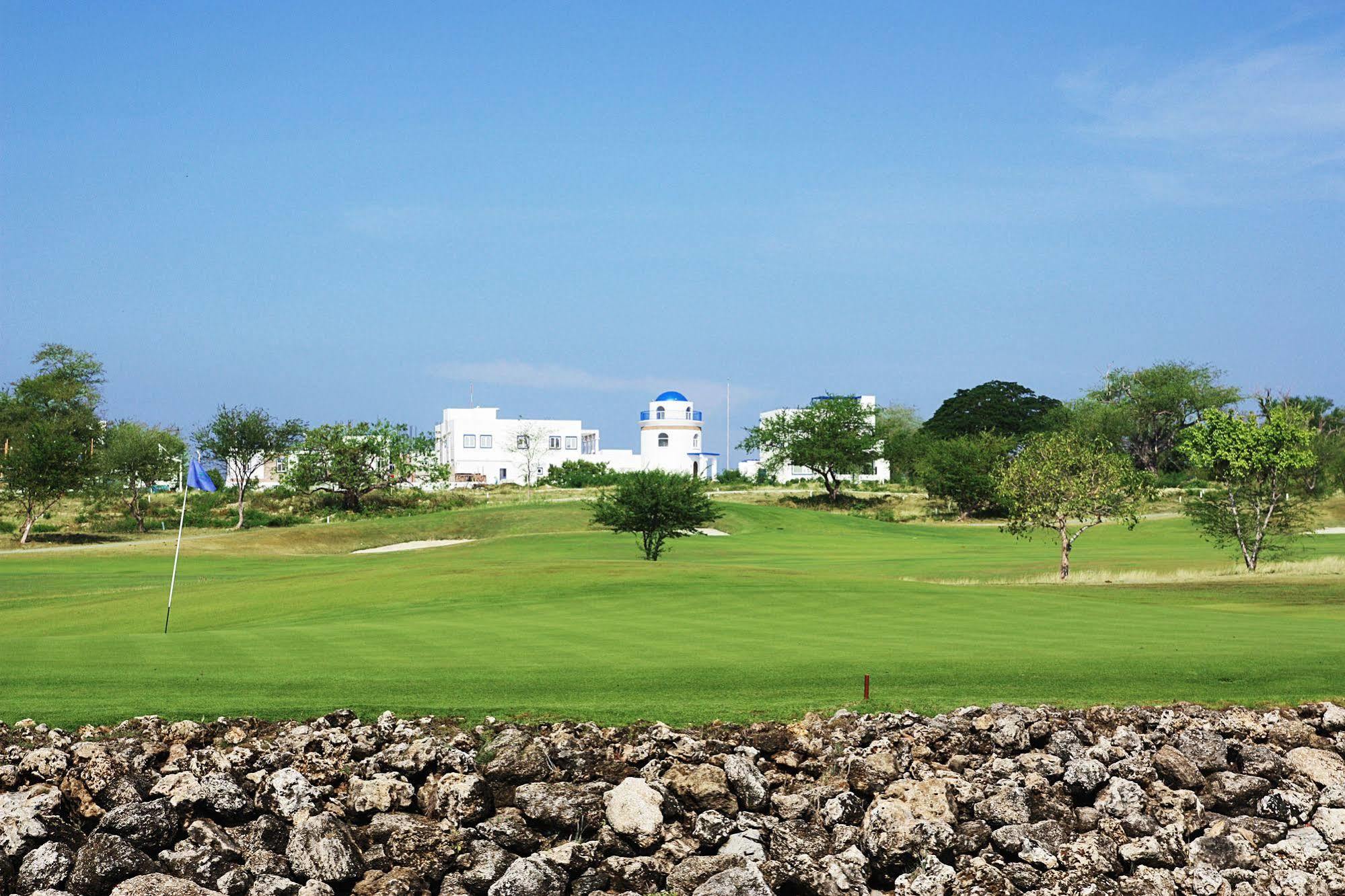 Thunderbird Resorts - Poro Point San Fernando City  Экстерьер фото