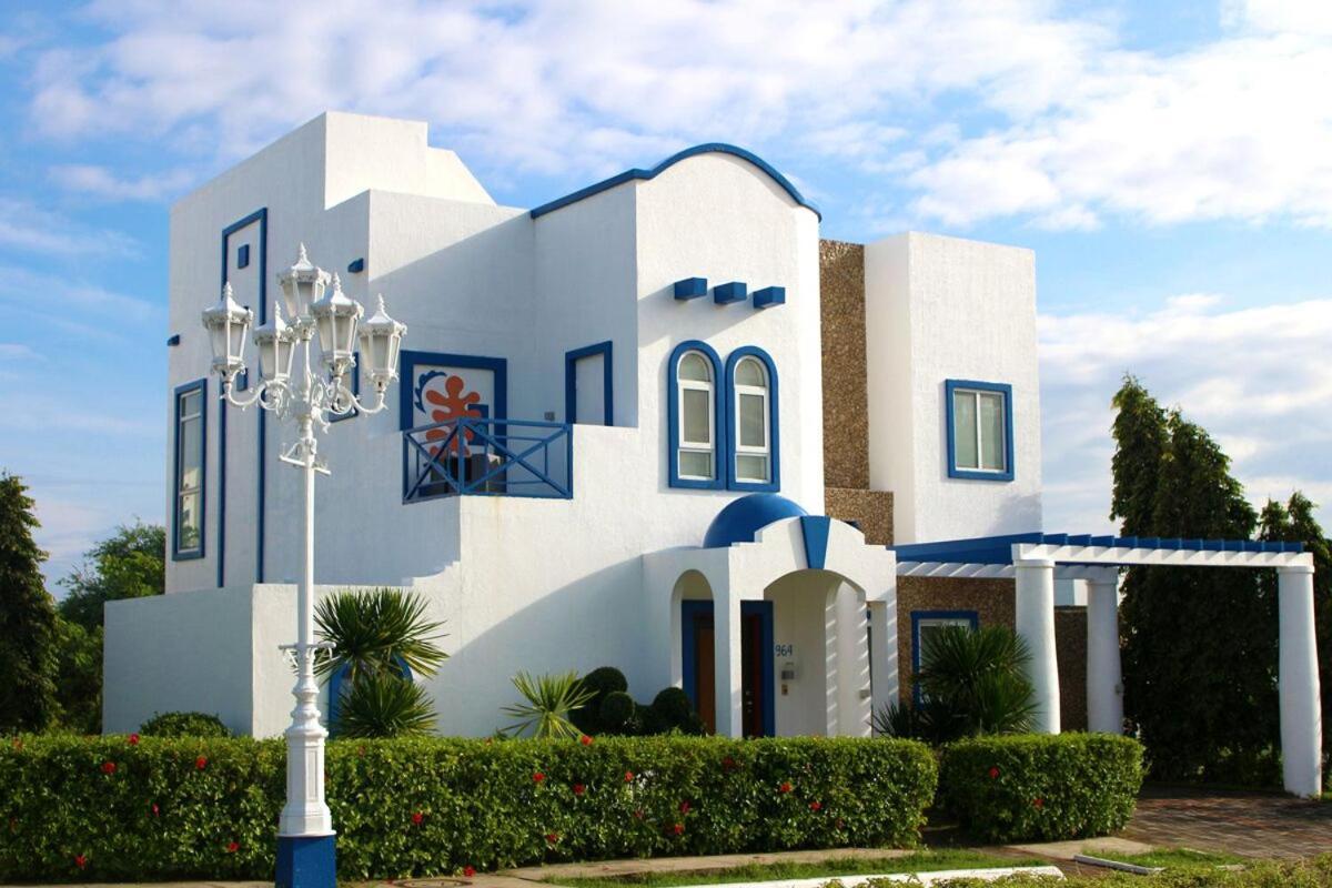 Thunderbird Resorts - Poro Point San Fernando City  Экстерьер фото
