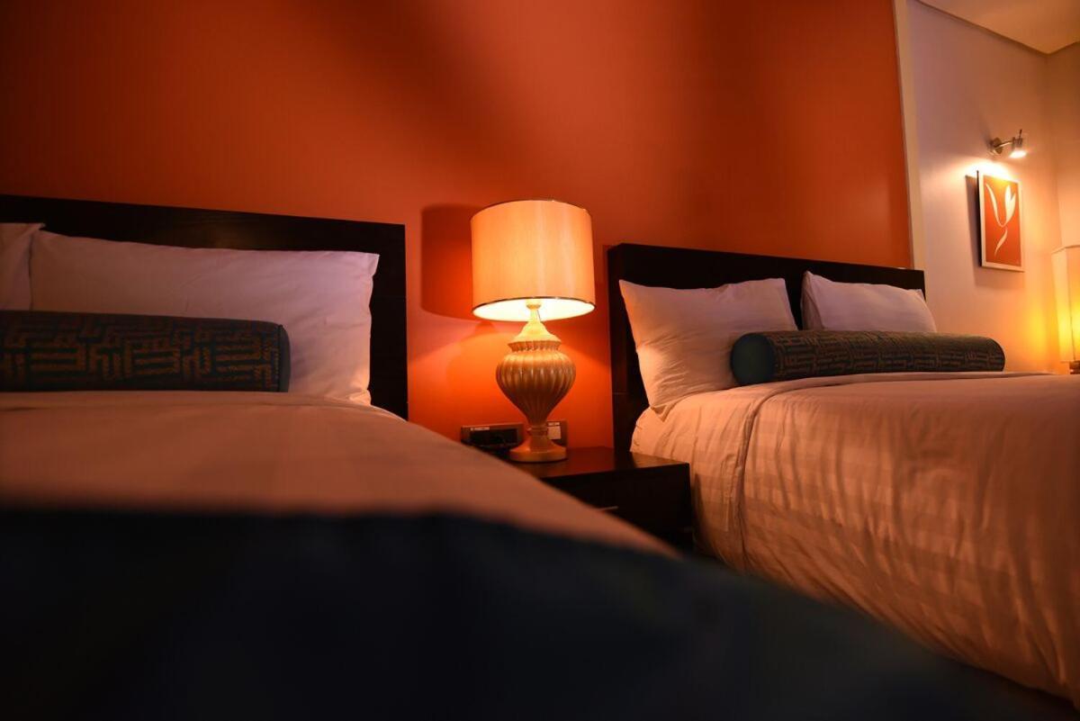 Thunderbird Resorts - Poro Point San Fernando City  Экстерьер фото